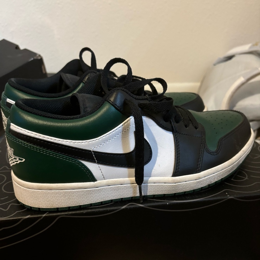 Jordan Low “Green Toe” size 8.5 mens